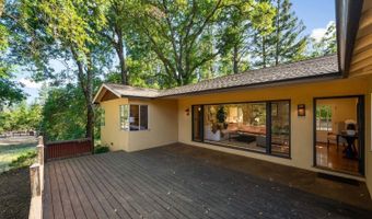 525 Keyes Ave, Angwin, CA 94508