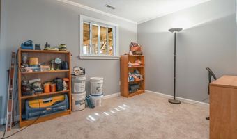 10 Belmont Dr, Barnstead, NH 03225