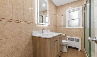 14 Evans Ave, Albertson, NY 11507