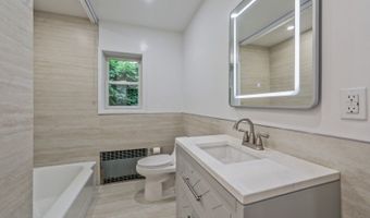 21 E Central Ave, Bergenfield, NJ 07621