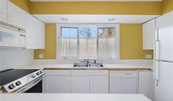 73 Thames St 1, Newport, RI 02840