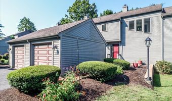 22 Ledgewood Dr 22, Brookfield, CT 06804