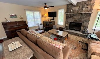 154 Upper Notch Rd, Albrightsville, PA 18210