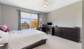 9 Lake Plumleigh Ct, Algonquin, IL 60102