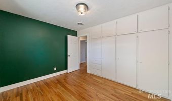 4809 W Greenbrier Dr, Boise, ID 83705