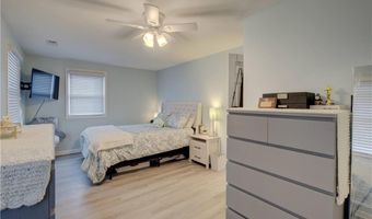 501 Woodhaven Ct 501, Cranston, RI 02920