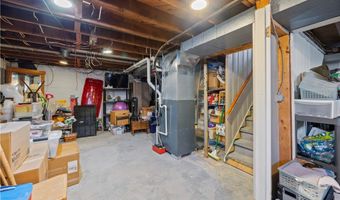 394 Long St, Amherst, OH 44001