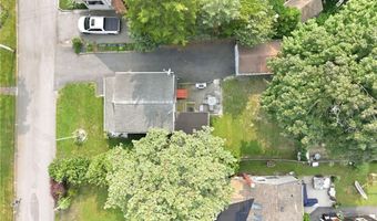 34 Platt St, Bristol, RI 02809