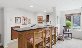 8004 SPLIT OAK Dr, Bethesda, MD 20817