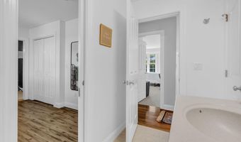 40 Hillview Dr, Bangor, ME 04401
