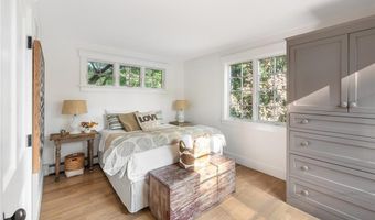 72 Summerfield Ln, Middletown, RI 02842