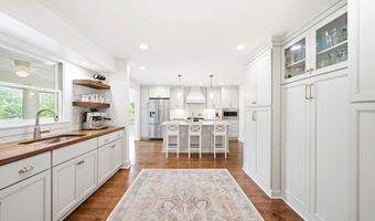 2400 Anchor Way, Anchorage, KY 40223