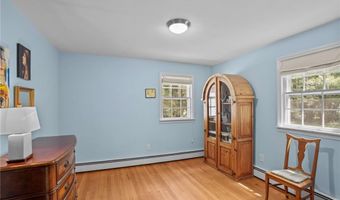30 Stone Ridge Dr, East Greenwich, RI 02818