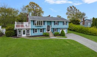 23 Algonquin Dr, Middletown, RI 02842