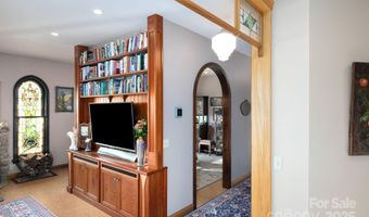 105 Avondale Heights Rd, Asheville, NC 28803