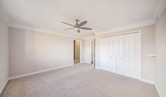 864 Gallery Ln, Ann Arbor, MI 48103