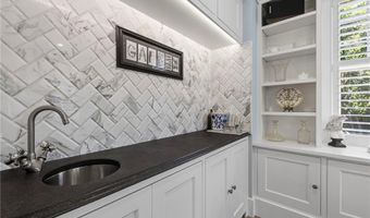 14 Bay View Rd, Charlestown, RI 02813
