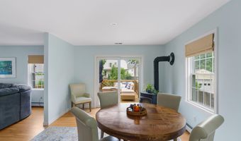 211 Oak St, Bath, ME 04530