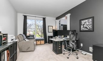 33 Fox Point Ct NE, Ada, MI 49301