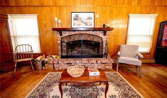 15 South Ln, Angola, NY 14006