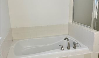 4312 Creek Rd, Allentown, PA 18104