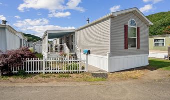 6 Susan St, Beacon Falls, CT 06403
