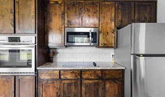 1411 Parker Dairy Rd, Alvord, TX 76225
