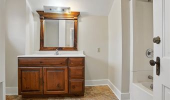 4506 220th Trl, Amana, IA 52203