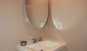 10015 Windjammer Trl, Aurora, OH 44202