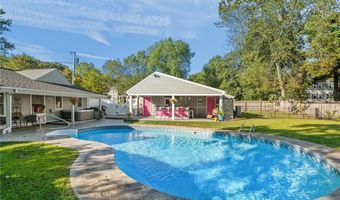 30 Eldredge Ave, East Greenwich, RI 02818
