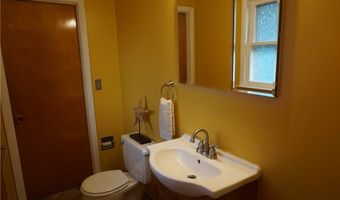1037 Elk Dr, Ashtabula, OH 44004