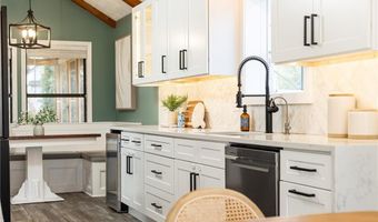 806 Moonlit Ln NW, Acworth, GA 30102