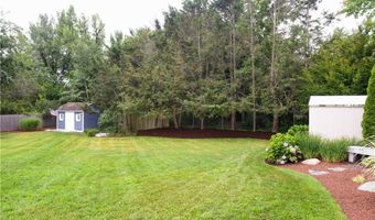 9 Mallory Ct, Cranston, RI 02910