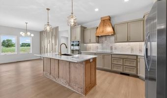 422 NE Lakota Dr, Adrian, MO 64720