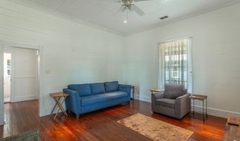 112 14th St, Apalachicola, FL 32320