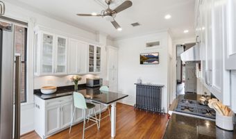 210 8TH St SE, Washington, DC 20003