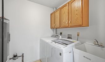 952 Oakbrook Dr, Ashland, OH 44805