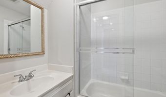 15586 Cedar Ln, Basehor, KS 66007