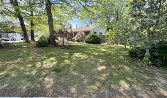 28 Chain Blvd, Bayville, NJ 08721