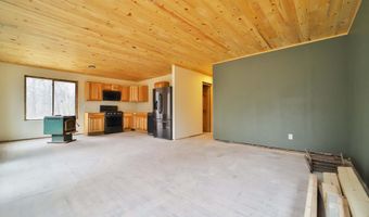 951 Swede Lake Trl SW, Backus, MN 56435