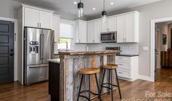 139 Linden St, Arden, NC 28704
