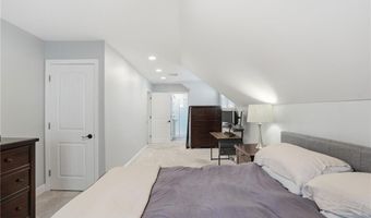 91 Sowams Rd, Barrington, RI 02806