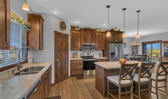 932 Waters Edge Cir, Avon, MN 56310
