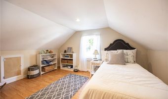 33 Providence Ave, East Providence, RI 02915