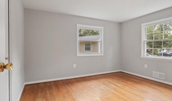 8504 CANTERBURY Dr, Annandale, VA 22003