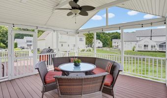 10 WHIRLAWAY Dr, Bear, DE 19701