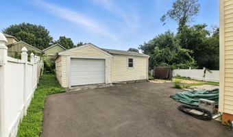 34 Gilbert Ave, Bloomfield, CT 06002