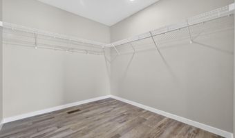 422 Beavertail Rd, Ash Grove, MO 65604
