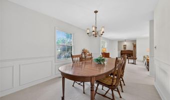 6 Helmsdale Ct, Ballwin, MO 63011