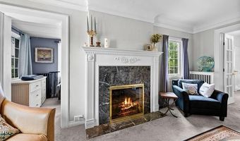 8911 Manor Ave, Allen Park, MI 48101